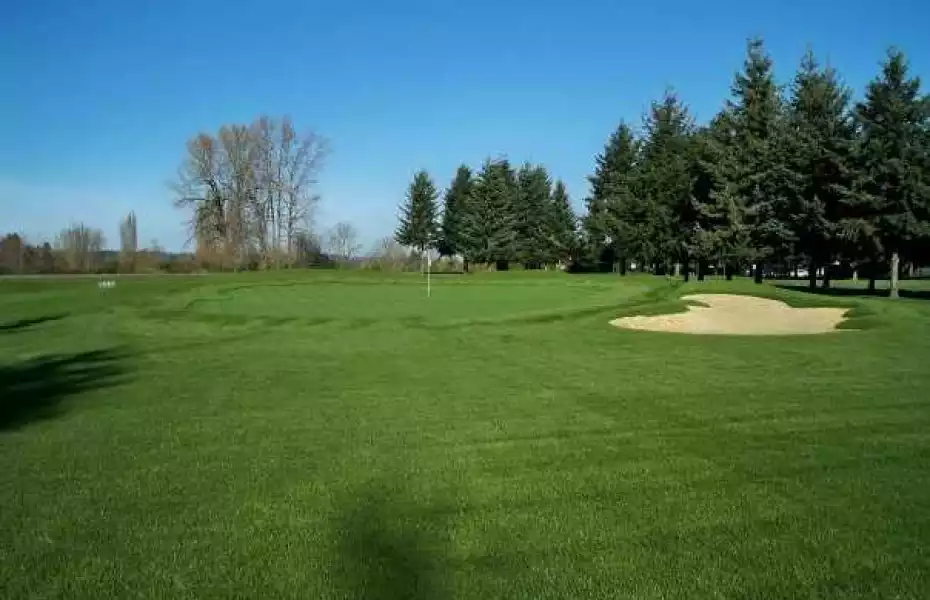 Eighteen Hole at Riverbend Golf Complex: #8
