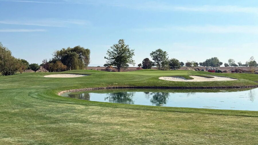 Falcon Crest GC: #17