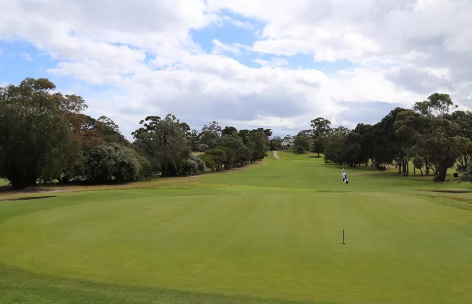 Cheltenham Golf Club: 1st green