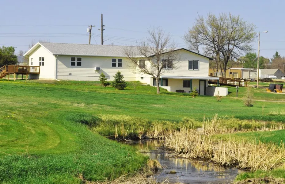 May Acres GC: Clubhouse