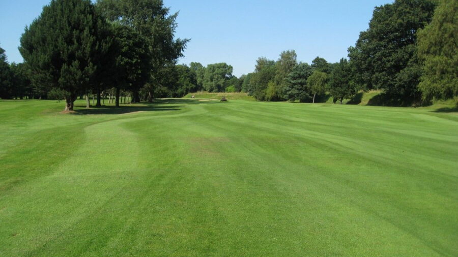 Northenden GC: 1st fairway
