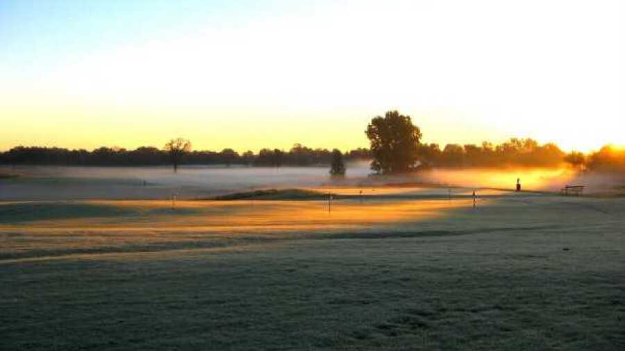 College Fields GC: putting green