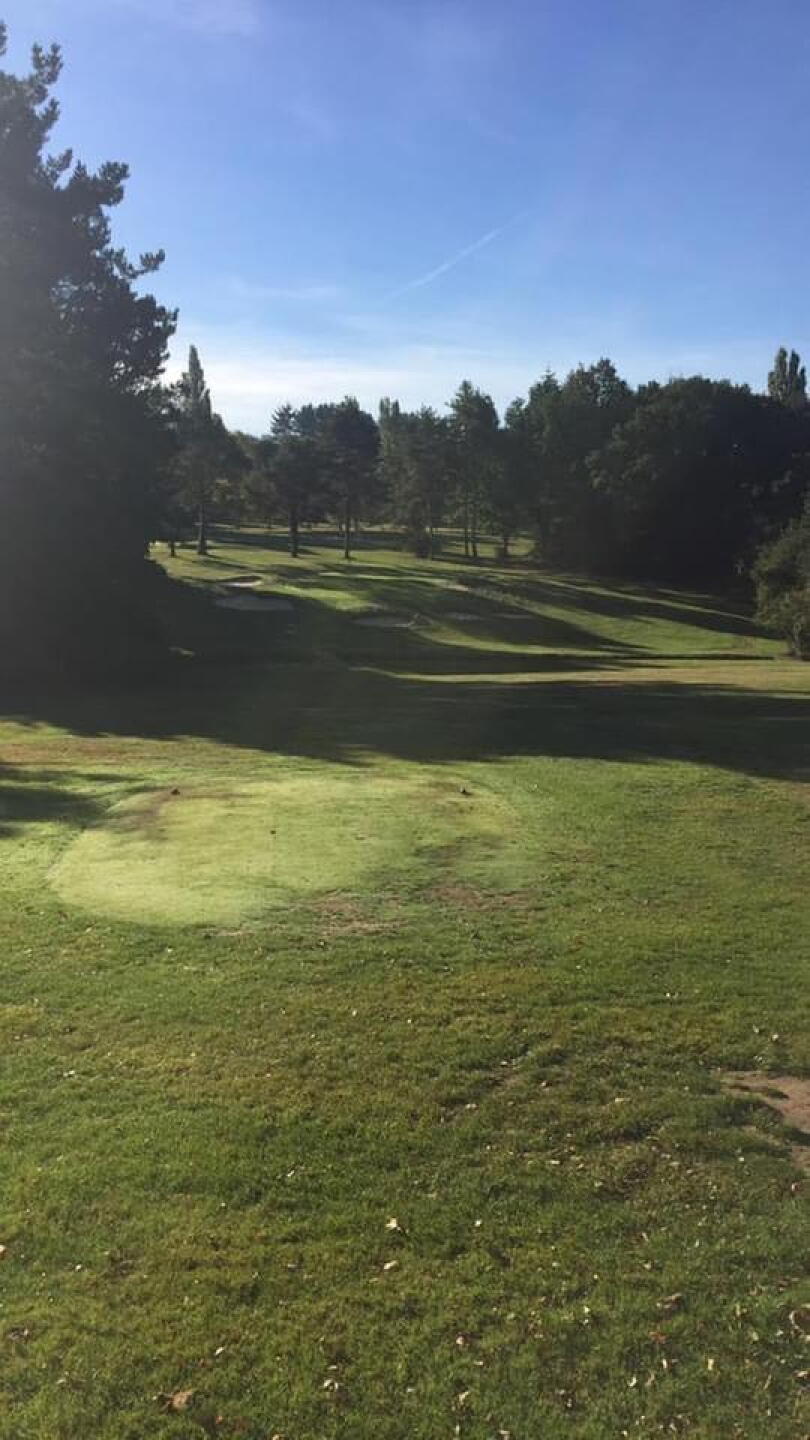 1st hole, par 3 to start! (Photo submitted by u314160039333 on 09/29/2020)