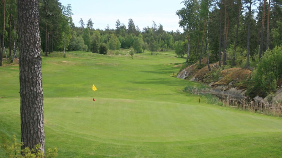 Ljustero Golf: #13