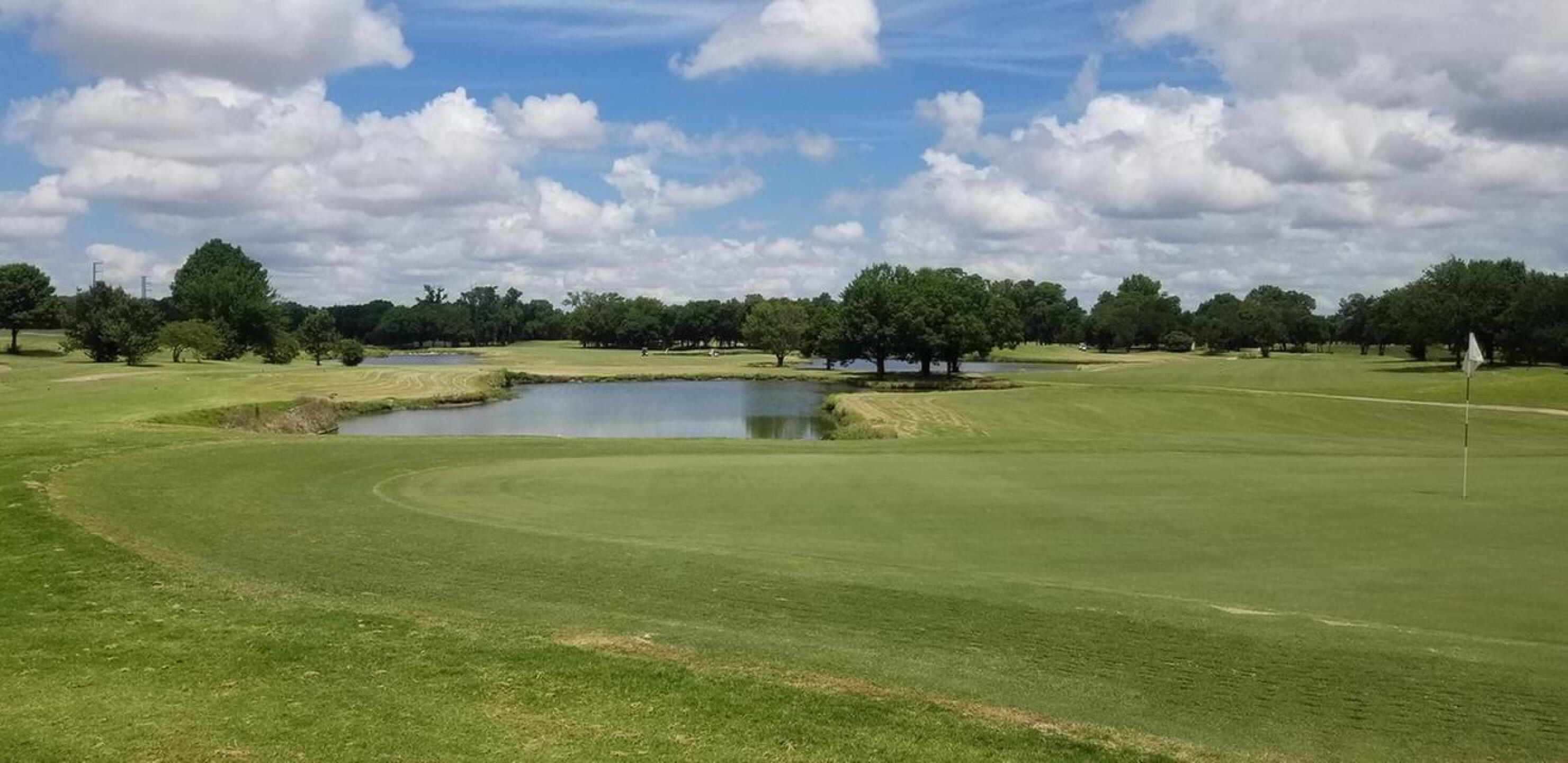 14th green looking back toward the tee on right, 17th fairway on the left going in. (Photo submitted by MJNoel on 07/22/2020)