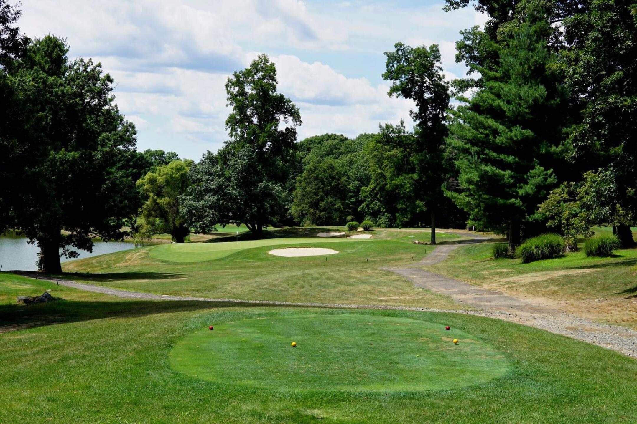 8th: par-3, 180. A tough tee shot faces you on this mid-range 3-par. Long is generally not good; left is worse. (Photo submitted by AptlyLinked on 07/29/2022)