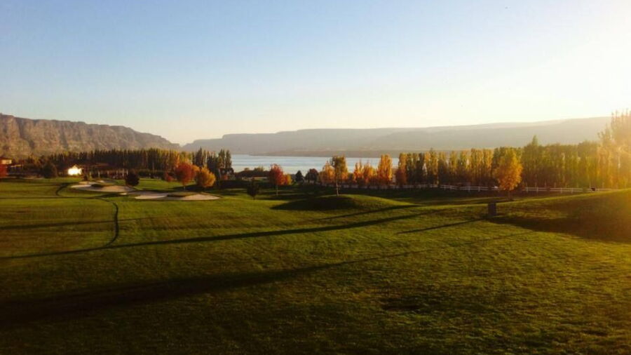 Crescent Bar Resort