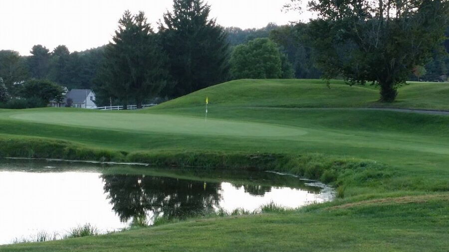 Green Valley GC: #18