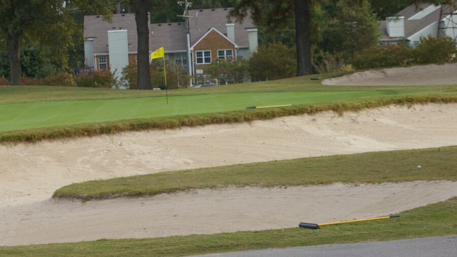 Honey Bee Golf Club - hole 11