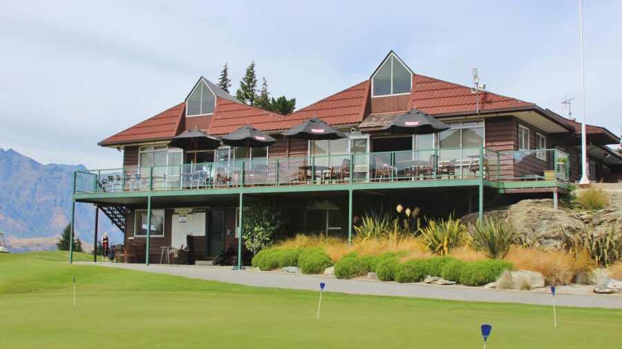 Queenstown Golf Club - clubhouse