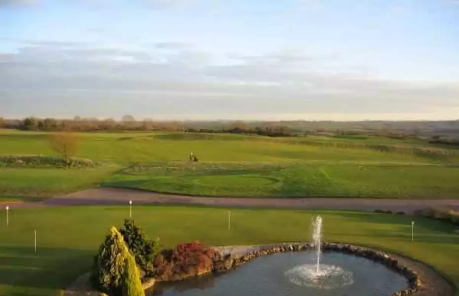 Water feature at Kilworth Springs