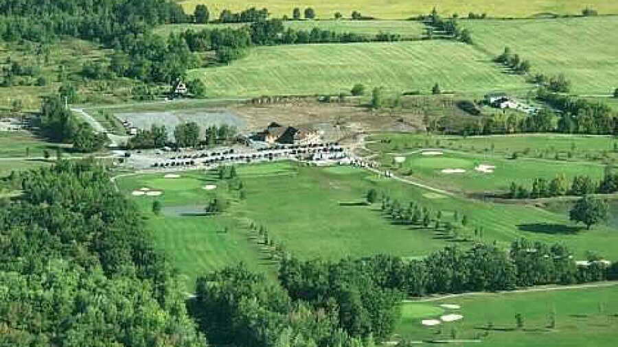 Island Oaks at Lima GCC: Clubhouse, driving range