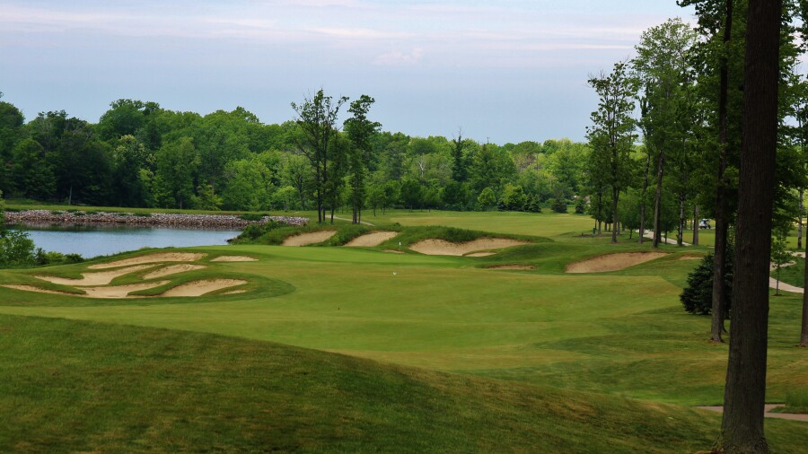 Little Mountain Country Club - hole 8