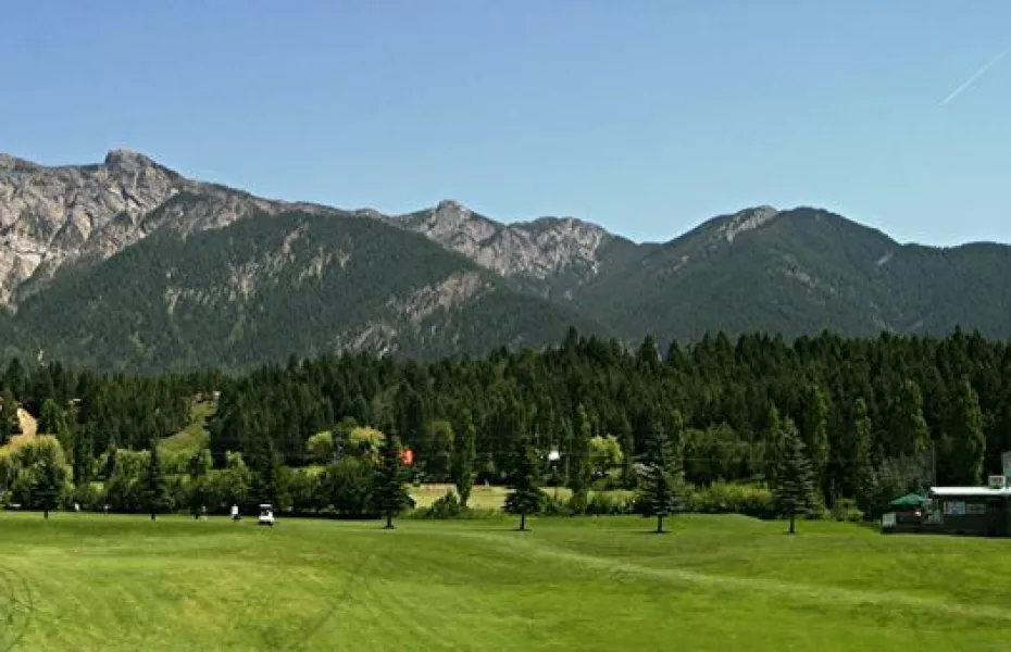 Edgewater Hill Par 3 GC