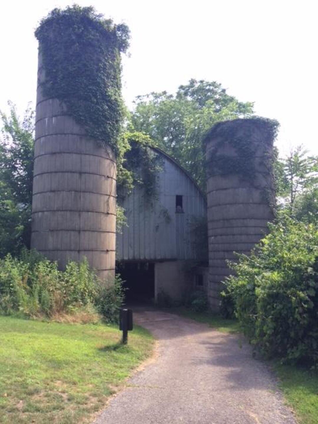 Drive-through barn on course. (Photo submitted by u093284815 on 11/23/2019)