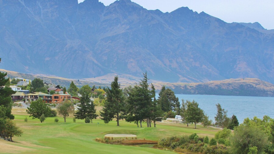 Queenstown Golf Club - Kelvin Heights Course - 15th