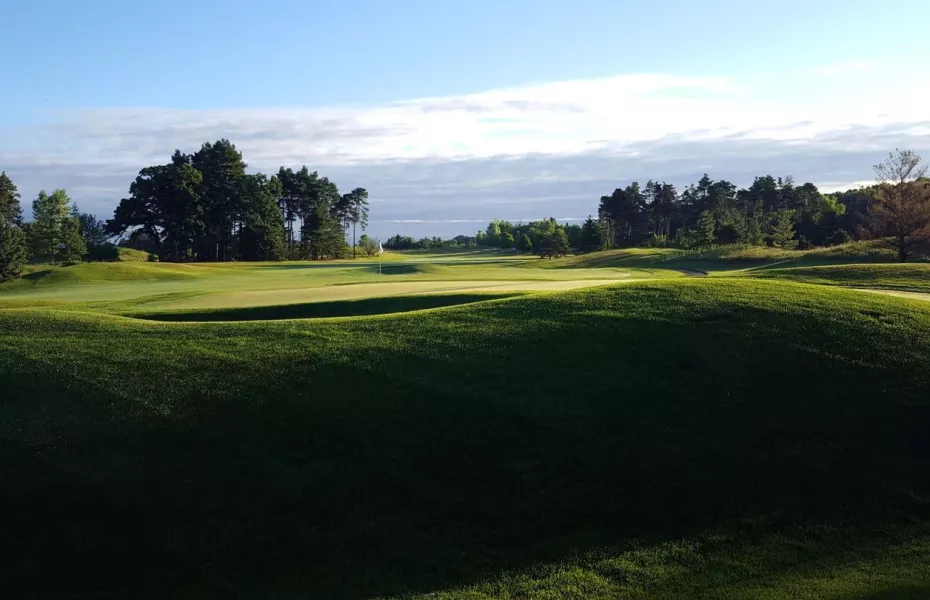 The Ivanhoe Club - Prairie