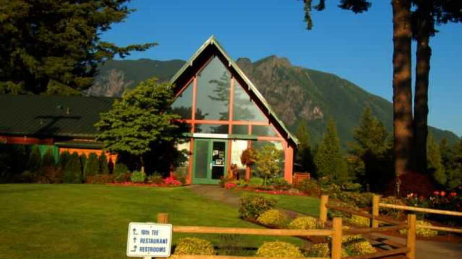 Mt. Si GC: Restaurant