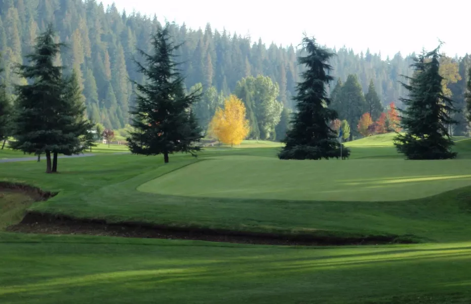Sequoia Woods CC