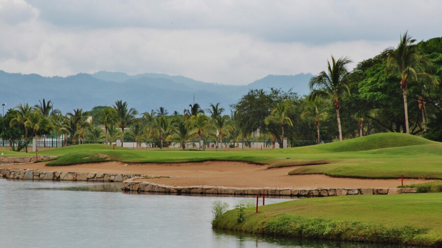 El Tigre Golf Club at Paradise Village Resort - 17th