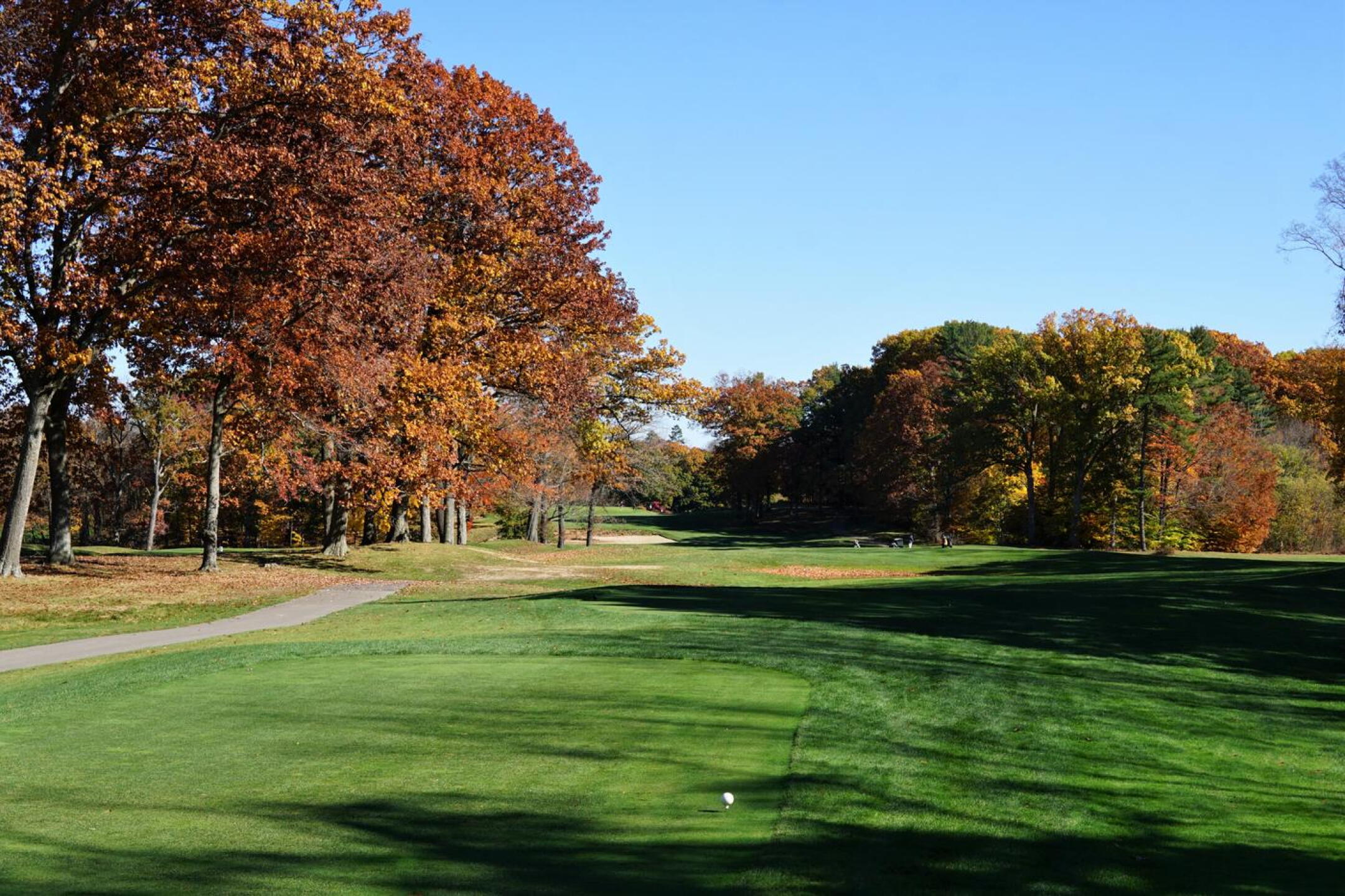 A view of the driving area at ten, an uphill par-5 which extends 533-yards up a gradual hill to the green. (Photo submitted by AptlyLinked on 11/02/2022)
