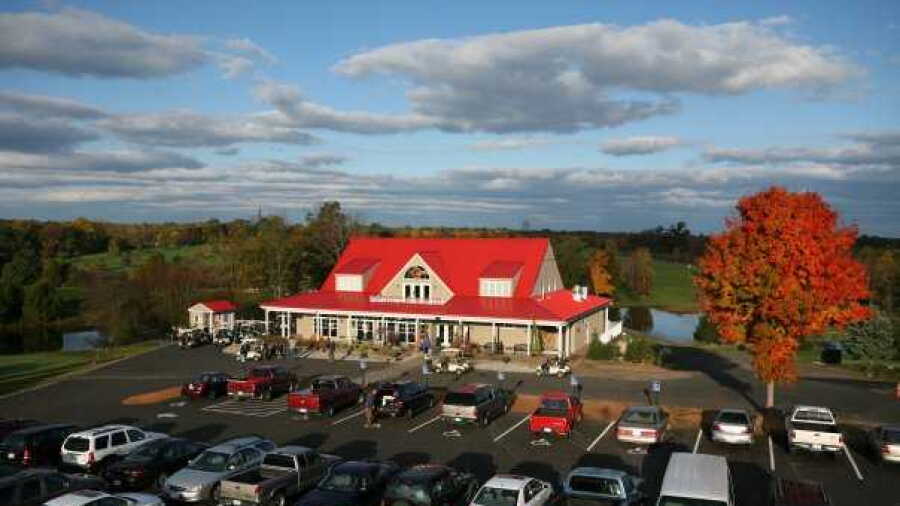 Meadows Farms GC: Clubhouse
