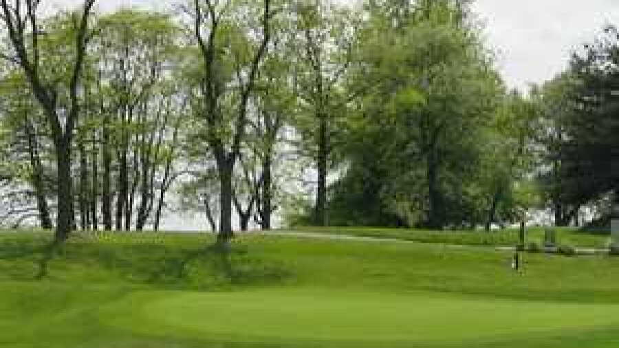 Eighteen Hole at South Park GC
