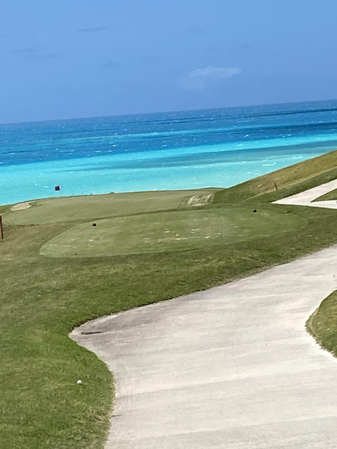 Signature hole (Photo submitted by uYVKV9205YV on 04/27/2022)