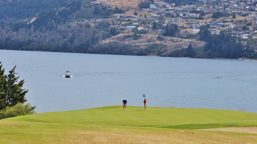 Queenstown Golf Club - Kelvin Heights Course - 9th