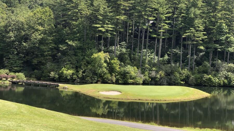 Sapphire National - island green 