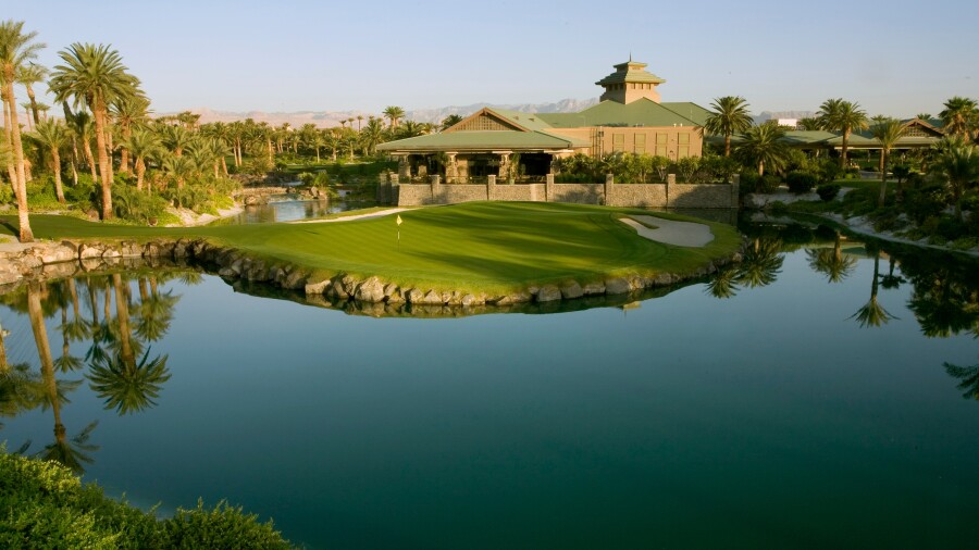 Bali Hai Golf Club in Las Vegas - 16th
