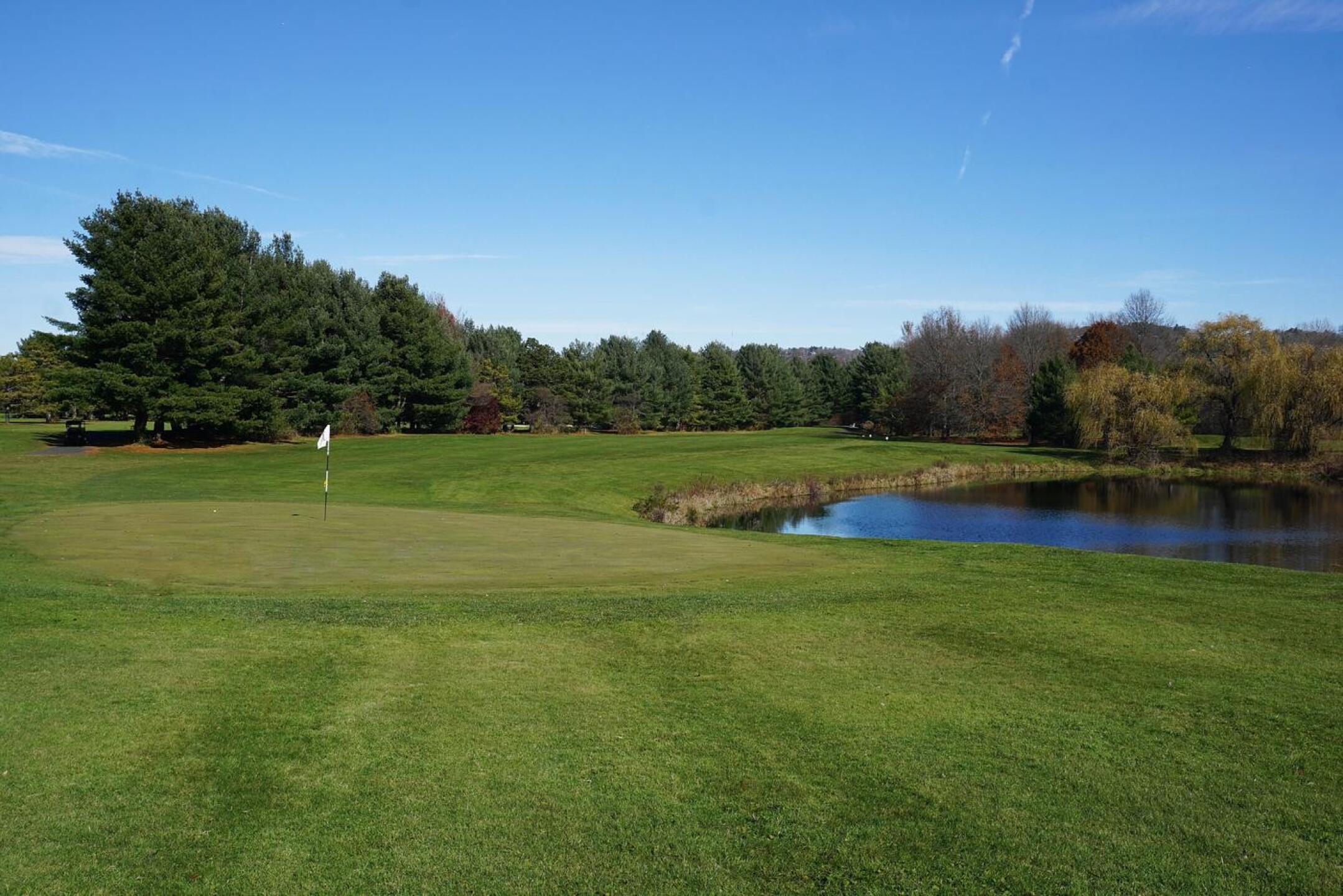 Twelve. Par-4, 376. A masterful hole--maybe the course’s best--ending on a cleverly contoured green (upon another peninsula). (Photo submitted by AptlyLinked on 11/21/2021)