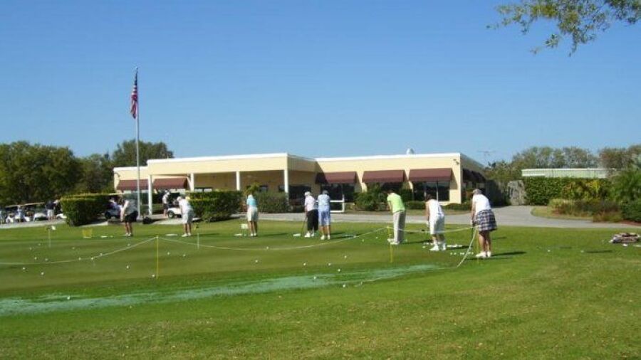 Tatum Ridge Golf Links: Clubhouse & practice area