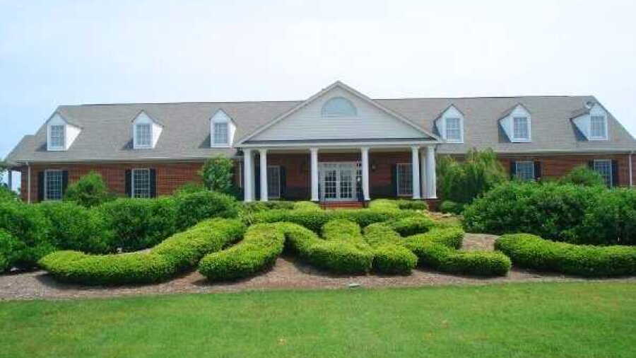 Nansemond River GC: clubhouse