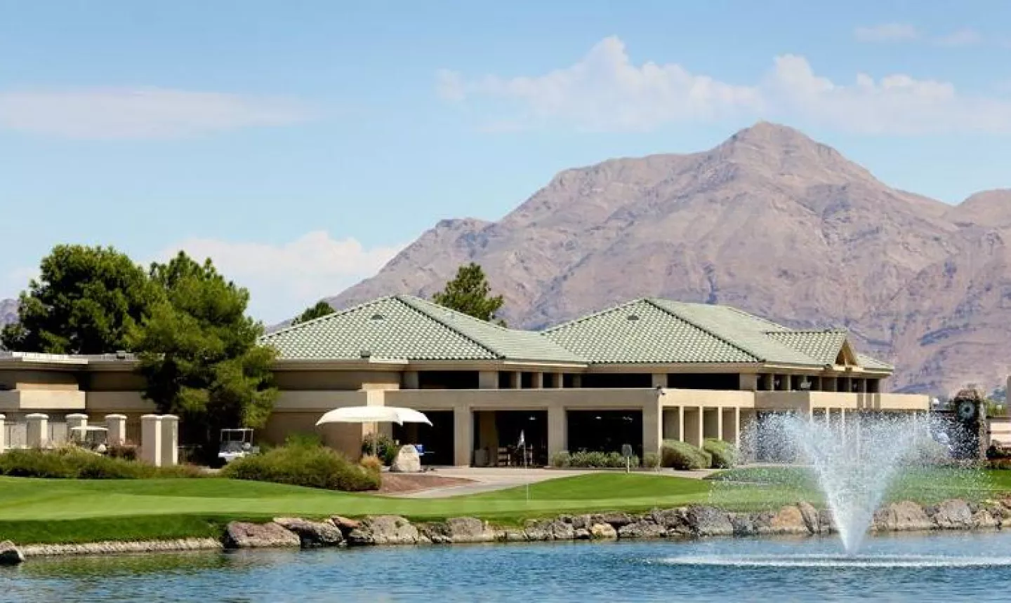 Desert Pines G.C. - clubhouse