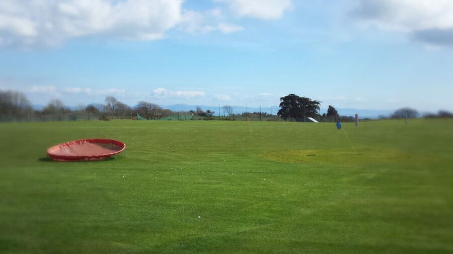 Llyn Golf: Driving range