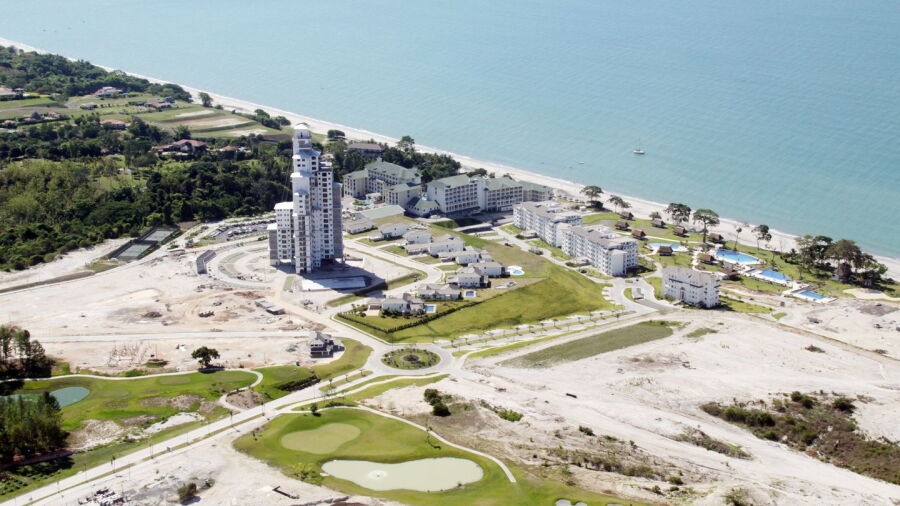 Bijao Beach Club & Golf Resort