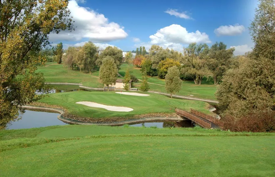 Golf Brianza CC: Island green