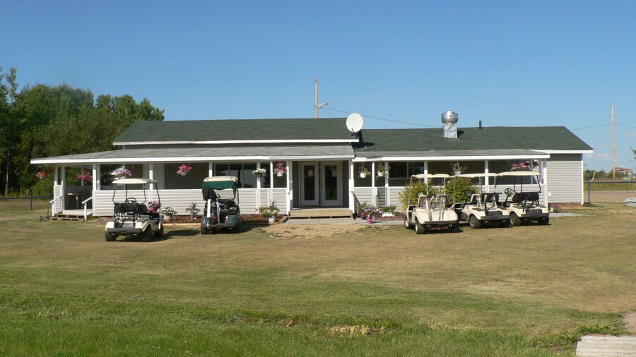 Smoky River Regional GC: Clubhouse