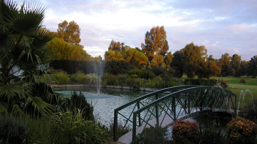 Howlong Golf Resort