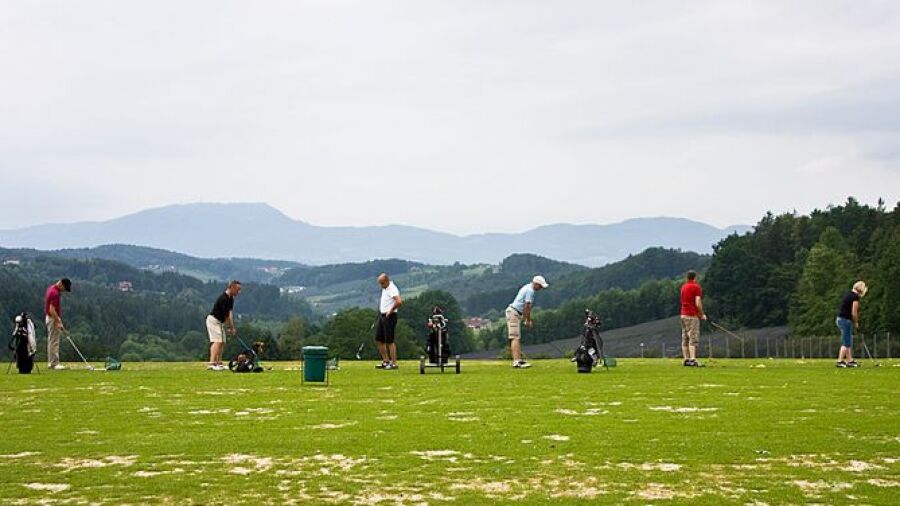Ararat Valley CC: Driving range