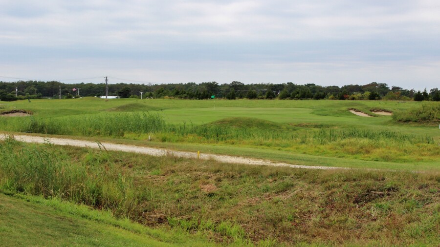 McCullough's Emerald Golf Links - hole 2