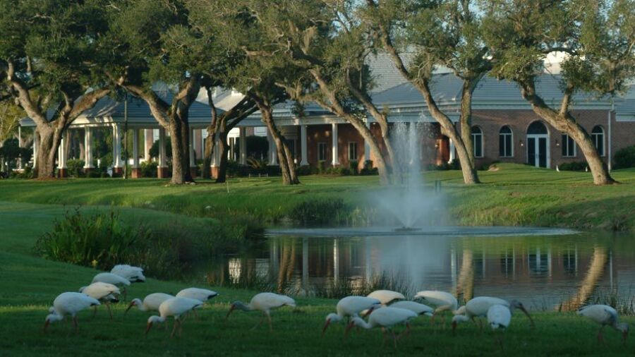 Vero Beach CC: Clubhouse