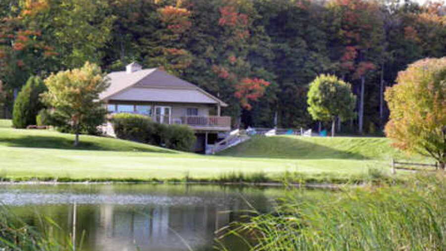 Bay Meadows GC: clubhouse