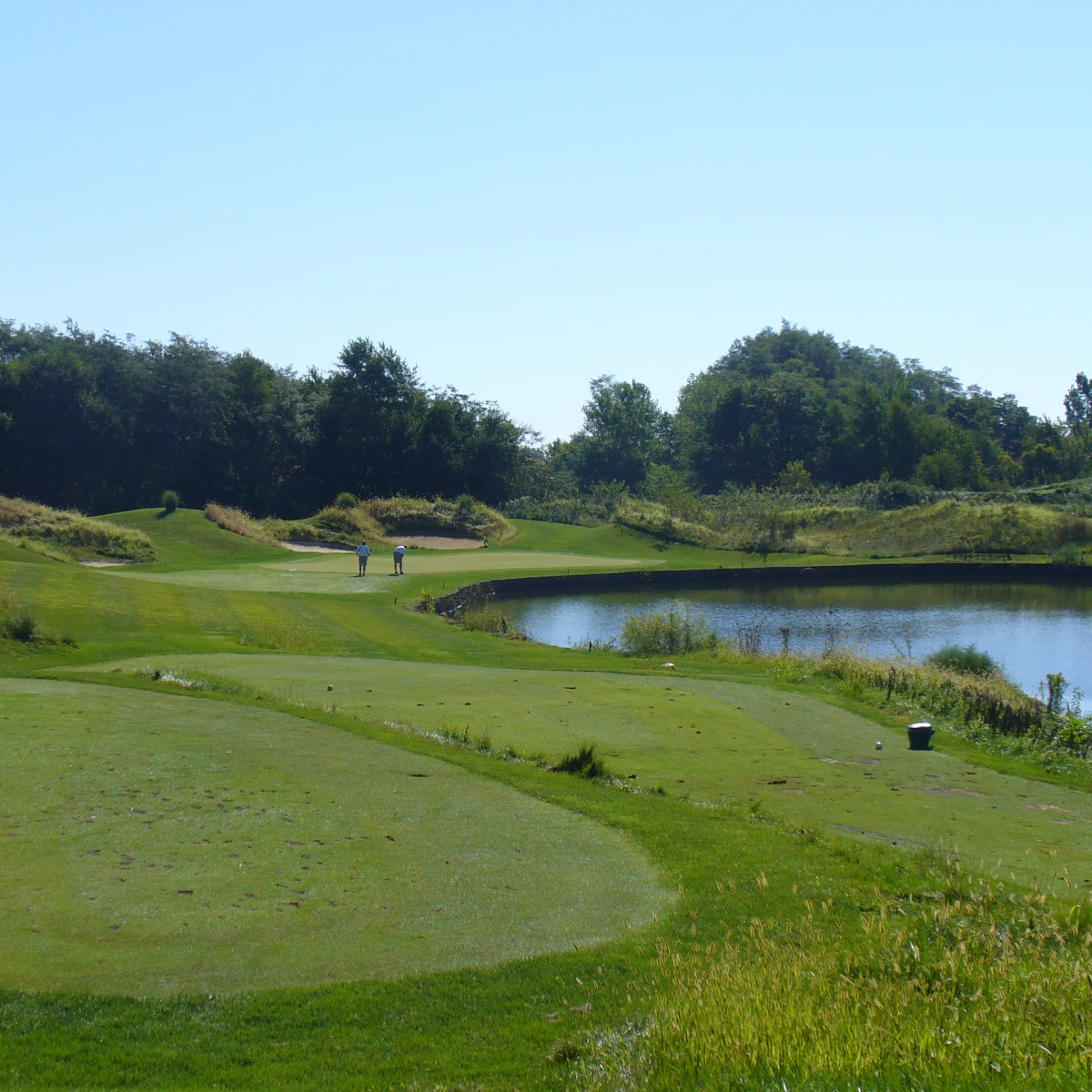 Golf course owners fight back publicly against unruly golfer behavior
