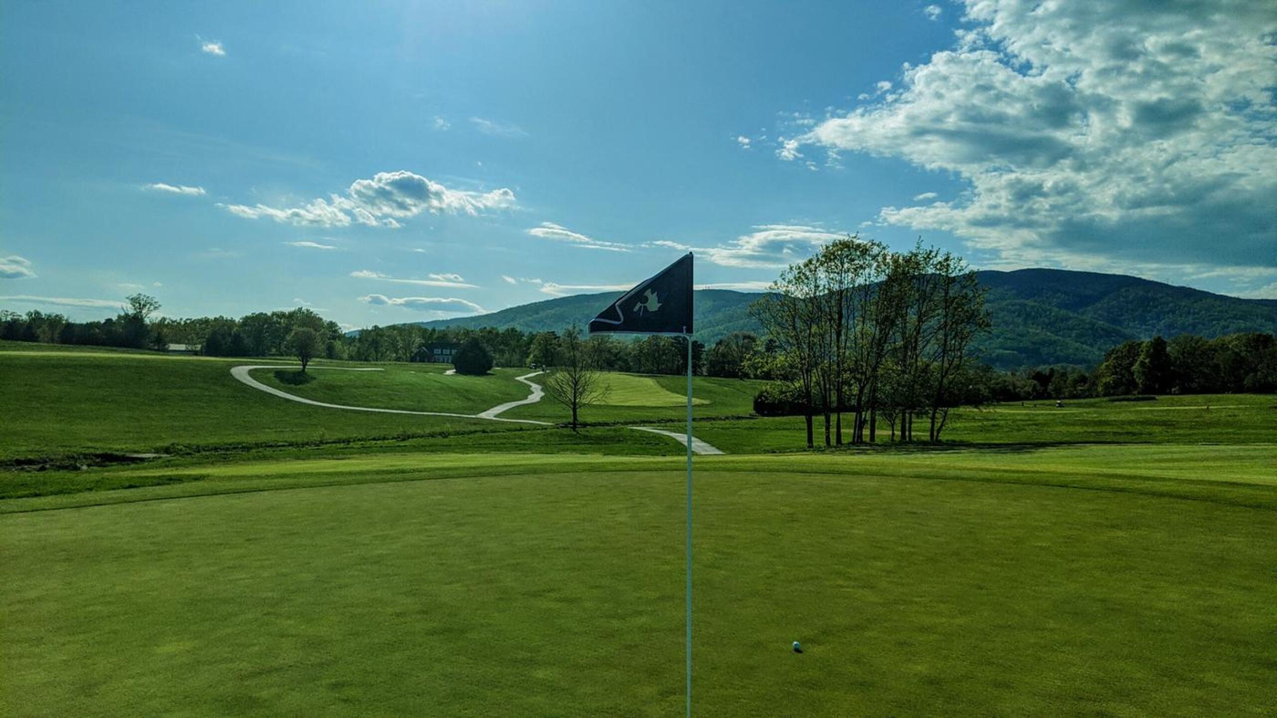 The scenery is a big bonus here as well (Photo submitted by Back9Ben on 04/30/2020)