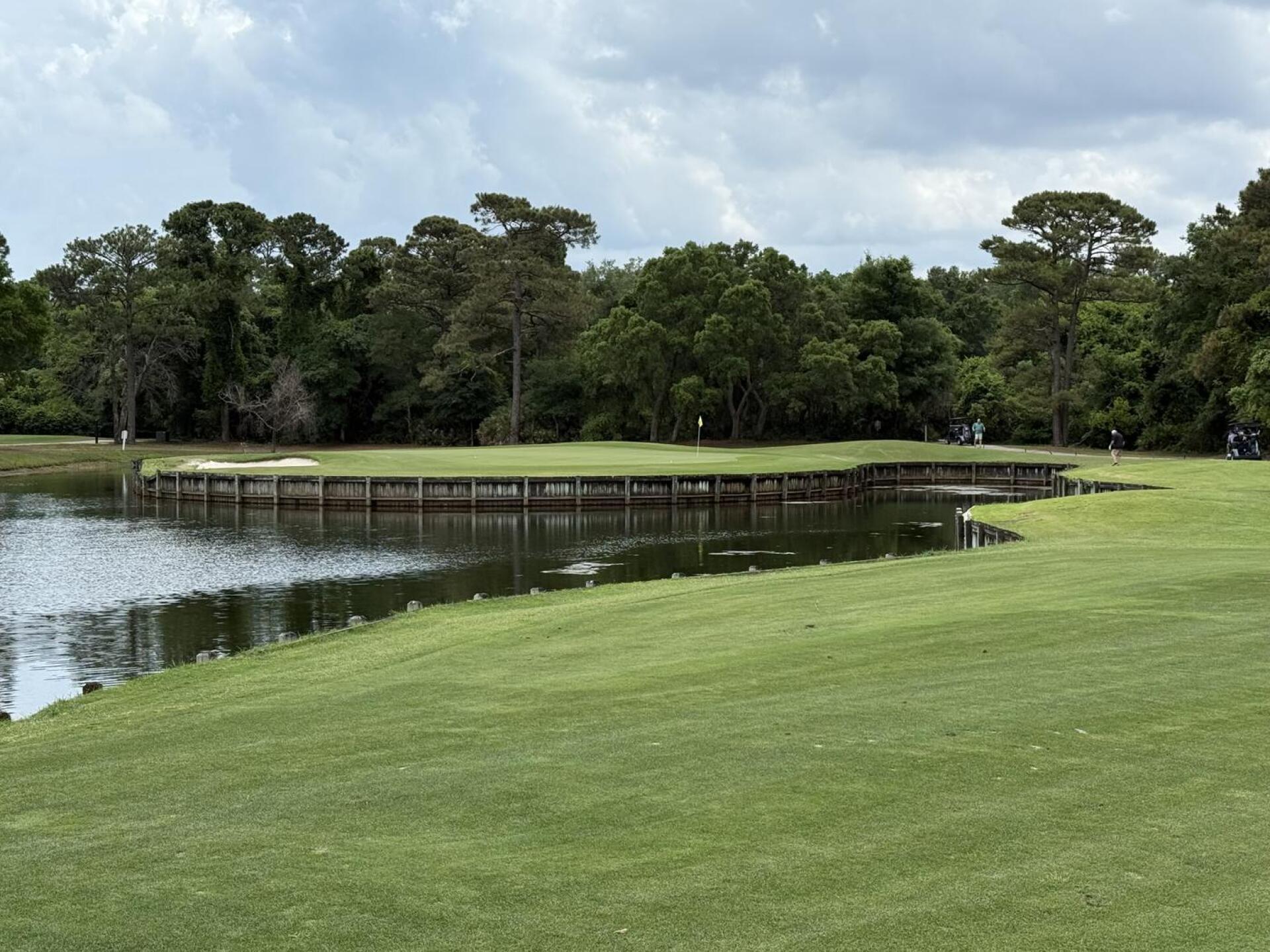 17 th hole Island green (Photo submitted by tomkos13 on 05/10/2025)