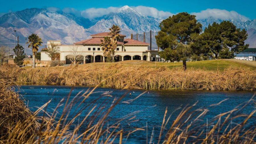 China Lake GC: Clubhouse