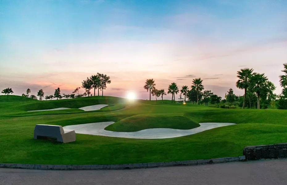 The Club at Eighteen: Practice area