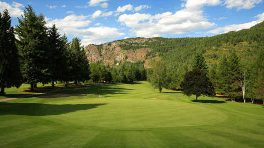 Castlegar GC: 18th green